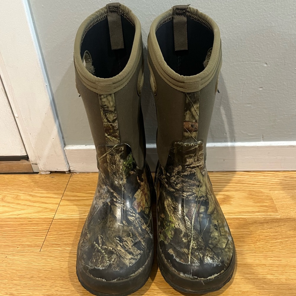 Kids BOGS Boots, Size 3